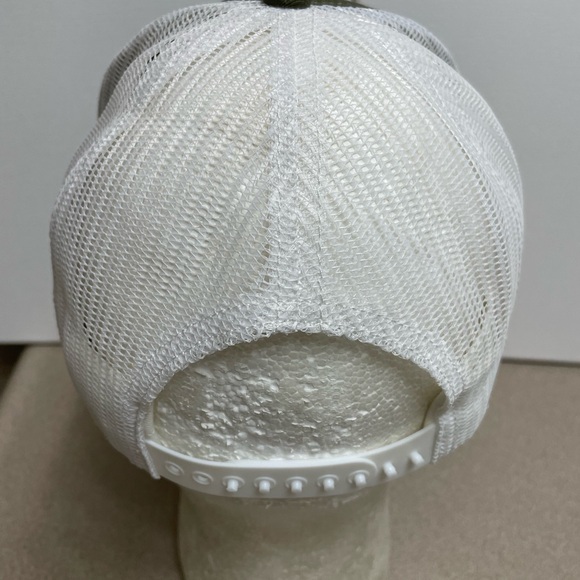 Finfish Company Fishing Hunting Trucker Hat Cap Mesh SnapBack Outdoors Hiking - Picture 3 of 6